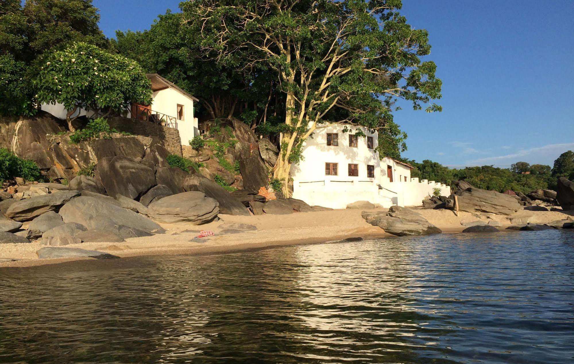 Njaya Lodge Nkhata Bay Exterior photo
